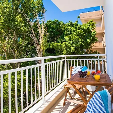 Rhodes Center Apartment *