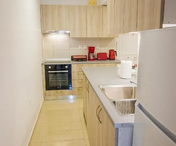 Rhodes Center Apartment