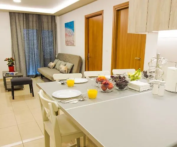 Rhodes Center Apartment