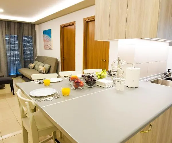 Rhodes Center Apartment