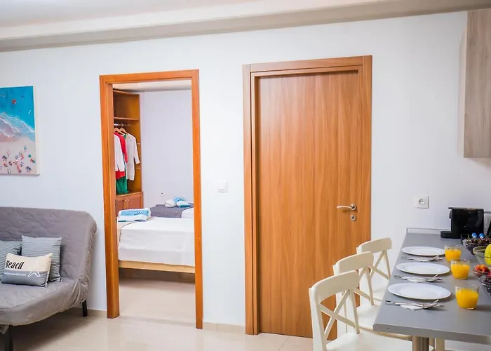 Rhodes Center Apartment