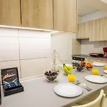 Apartament Rhodes Center *