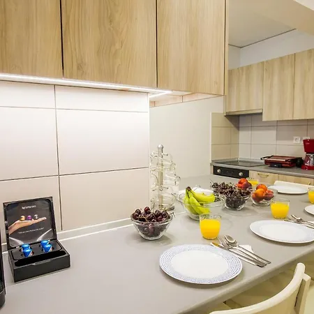 Apartament Rhodes Center *